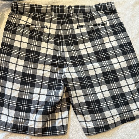 Men Shorts - Picture 2 of 8